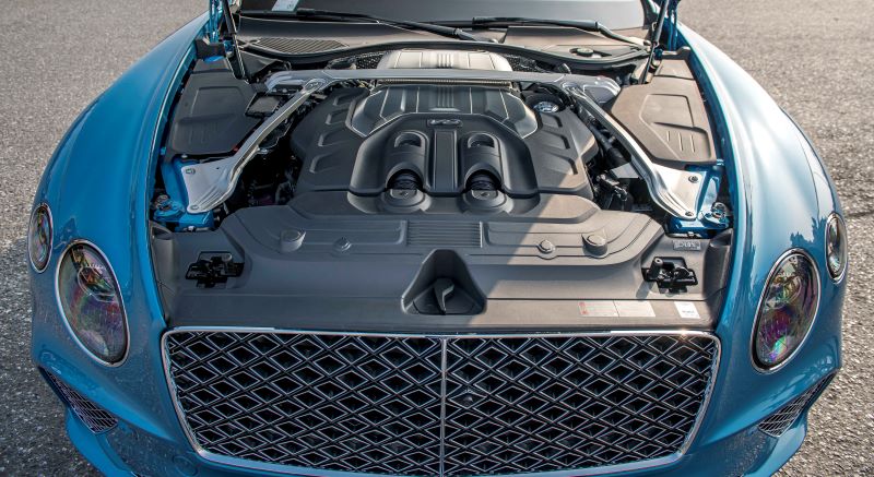 Mẫu Bentley Continental GT Mulliner được trang bị trái tim với khối động cơ khối động cơ V8 tăng áp kép, dung tích 4L  cho phép xe tăng tốc từ 0 đến 100 km/h trong 4,0 giây trước khi đạt tốc độ tối đa là 318 km/h