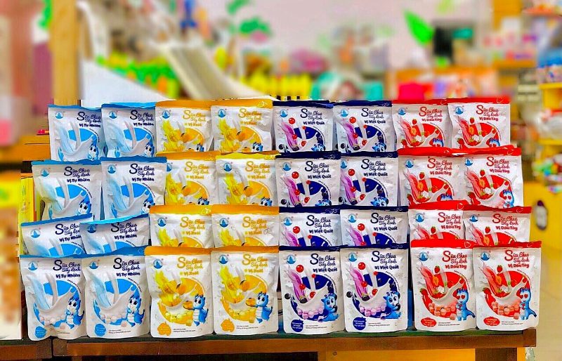 Các nhà phân phối dành quầy trưng bày ưu tiên cho sản phẩm sữa chua sấy lạnh do doanh nghiệp Việt Nam sản xuất 