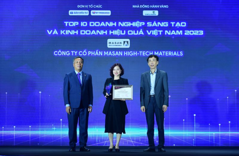 Đại diện Masan High-Tech Materials nhận giải