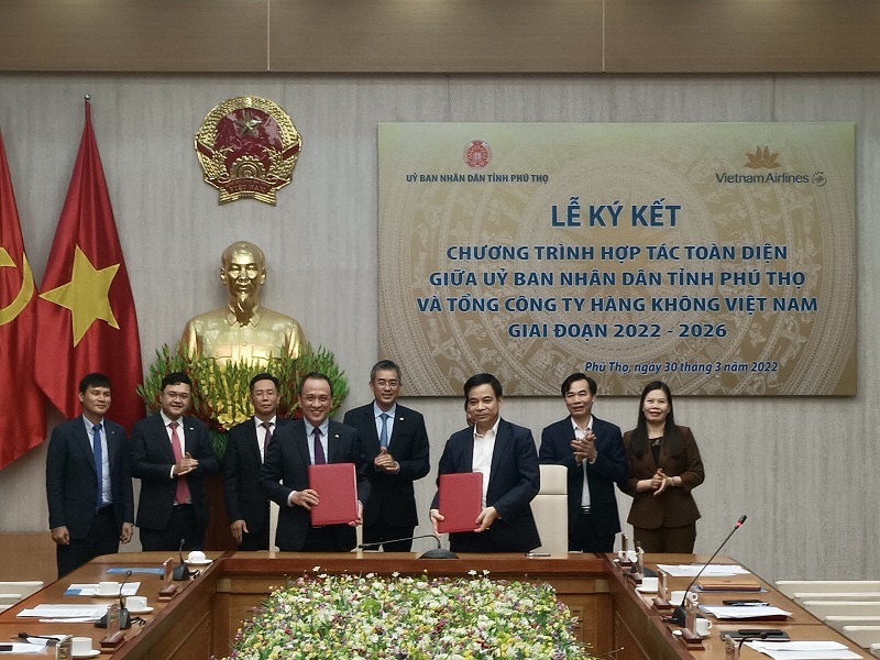  Vietnam Airlines và UBND tỉnh Phú Thọ chính thức ký kết thỏa thuận hợp tác toàn diện giai đoạn 2022 - 2026