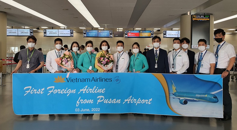 Vietnam Airlines là hãng hàng không quốc tế đầu tiên khai thác chuyến bay đến sân bay Busan sau đại dịch Covid-19.