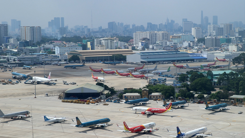 Cảng hàng không quốc tế Tân Sơn Nhất.
