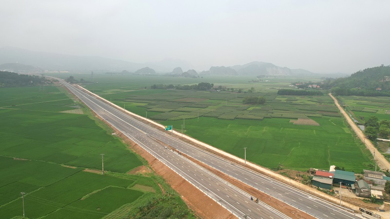 Một đoạn cao tốc Mai Sơn - Quốc lộ 45 do Tập đoàn Đèo Cả thi công.