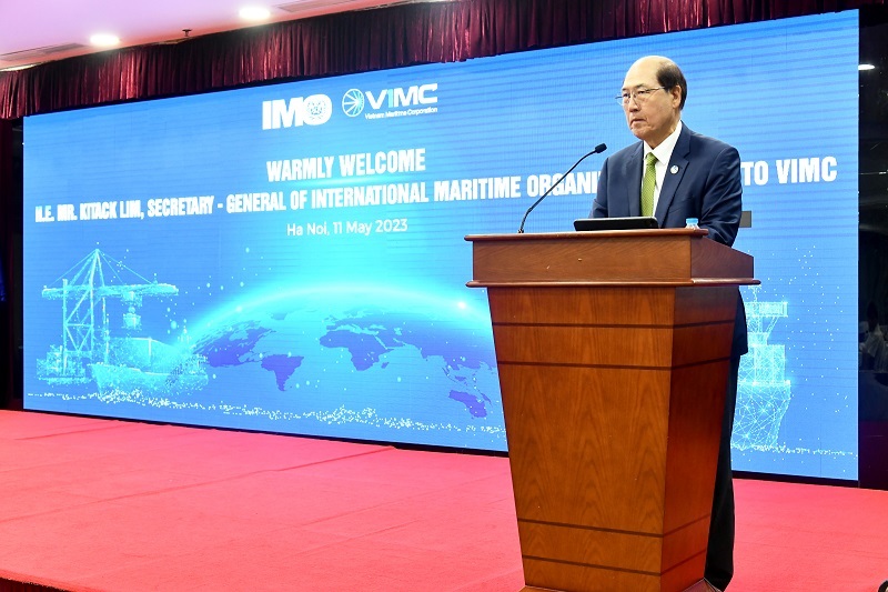 Ông Ki Tack Lim, Tổng thư ký IMO phát biểu tại cuộc tọa đàm “Hàng hải Việt Nam-phát triển xanh và bền vững” do VIMC tổ chức.
