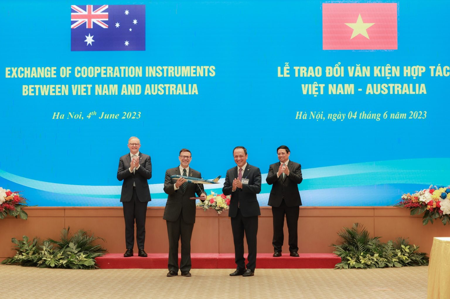 Vietnam Airlines công bố khai trương đường bay thẳng giữa Hà Nội và Melbourne trước sự chứng kiến của Thủ tướng Chính phủ Phạm Minh Chính và Thủ tướng Úc Anthony Albanese (Ảnh: Thanh Hải)