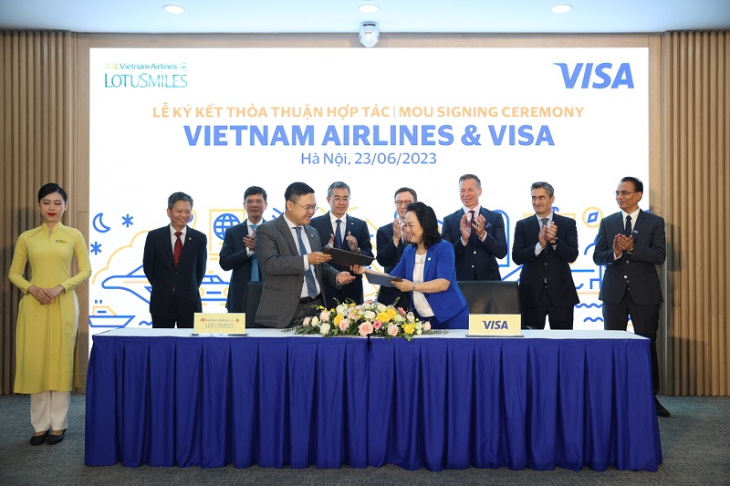 Vietnam Airlines sẽ tận dụng các nguồn lực của Visa để cho ra mắt sản phẩm đồng thương hiệu độc đáo, nâng cao năng lực kỹ thuật số và tăng cường trải nghiệm khách hàng, thúc đẩy quá trình chuyển đổi số t