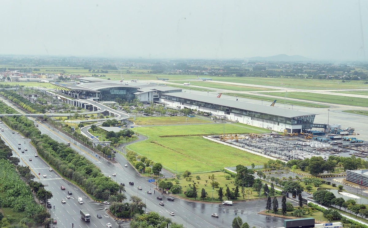 Nội Bài hiện là cảng hàng không quốc tế duy nhất trong Vùng Thủ đô Hà Nội.