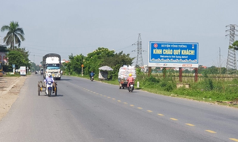Một đoạn Quốc lộ 2 qua địa phận huyện Vĩnh Tường, tỉnh Vĩnh Phúc.