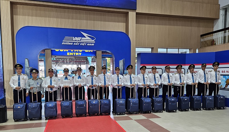 Việc ra mắt đoàn tàu SE21/SE22 nhằm đem đến cho hành khách những trải nghiệm thú vị trên các hành trình của đường sắt Việt Nam; góp phần kết nối du lịch, phát triển kinh tế xã hội, văn hóa vùng miền.