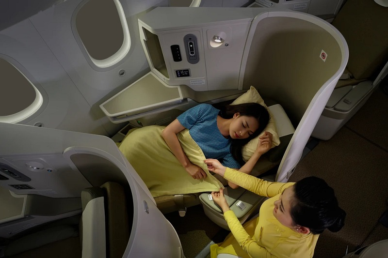 Mỗi nhân viên Vietnam Airlines hướng tới là một cầu nối mà khách hàng tương tác trong suốt hành trình, trực tiếp tạo ra trải nghiệm và cảm xúc của hành khách. 