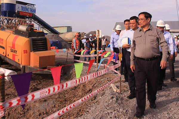 Thủ tướng Phạm Minh Chính kiểm tra tiến độ xây dựng đường vành đai 3 TP.HCM đoạn Tân Vạn- Nhơn Trạch 