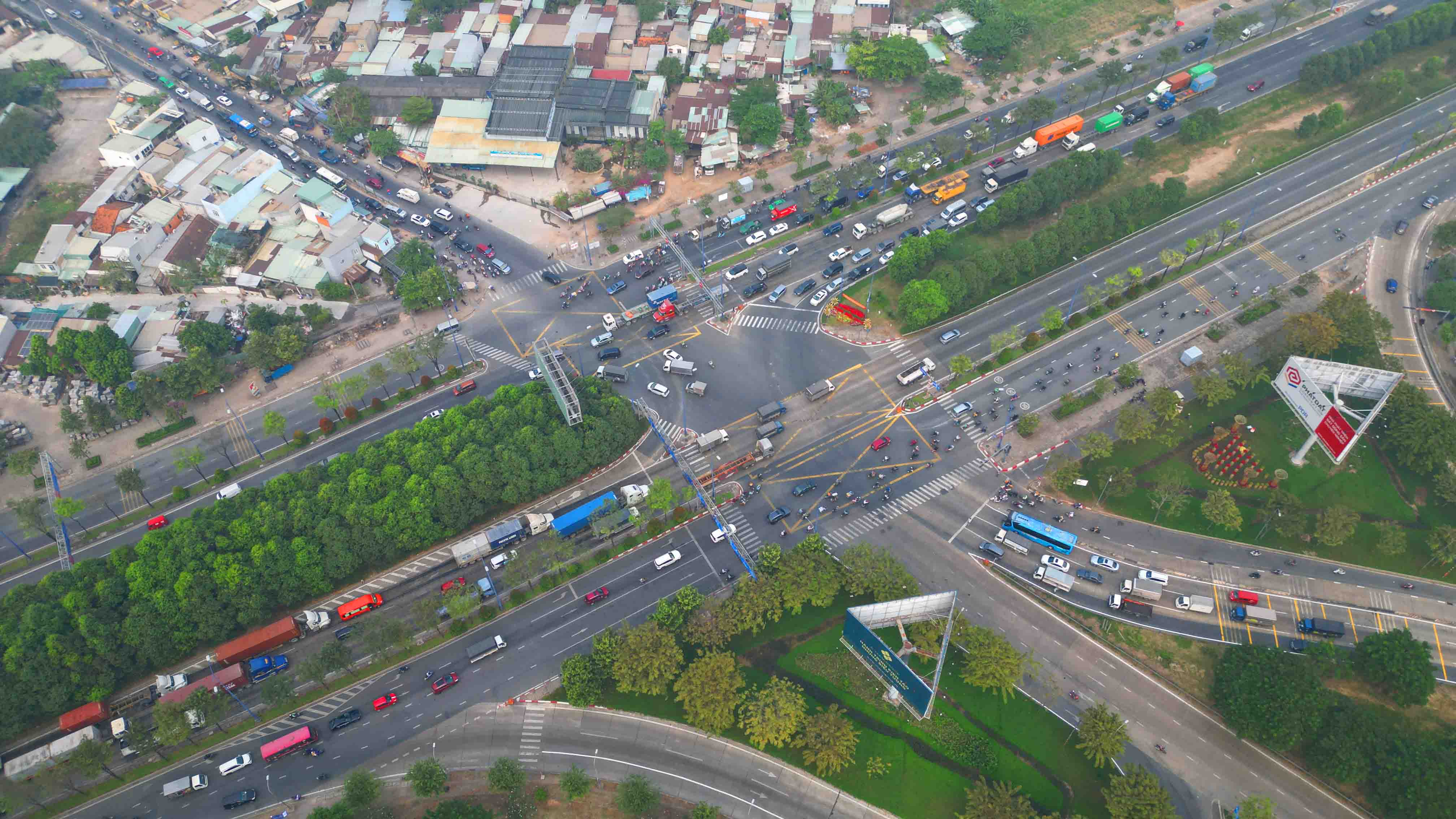 Nút giao An Phú- điểm đẩu dẫn vào cao tốc TP.HCM - Long Thành - Dầu Giây thường xuyên xảy ra ùn tắc giao thông - Ảnh Lê Toàn