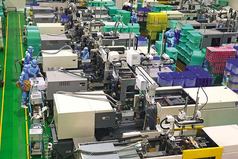 Dây chuyền sản xuất vật liệu tổng hợp composite của Công ty NIKKISO (Nhật Bản) tại TP.HCM.  Ảnh: Lê Toàn 