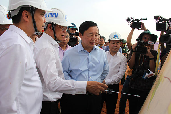 Phó Thủ tướng Trần Hồng Hà thị sát công trường Dự án xây dựng sân bay Long Thành 