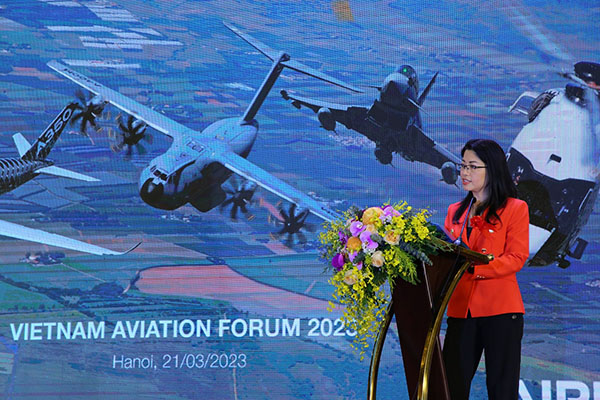 Bà Hoàng Tri Mai, Tổng giám đốc Airbus Việt Nam phát biểu tại Diễn đàn Hàng không Việt Nam