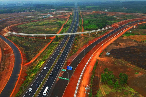 Đường cao tốc Dầu Giây - Phan Thiết kết nối giữa Đồng Nai với Bình Thuận chính thức thông xe ngày 29/4 - Ảnh: Lê Toàn 