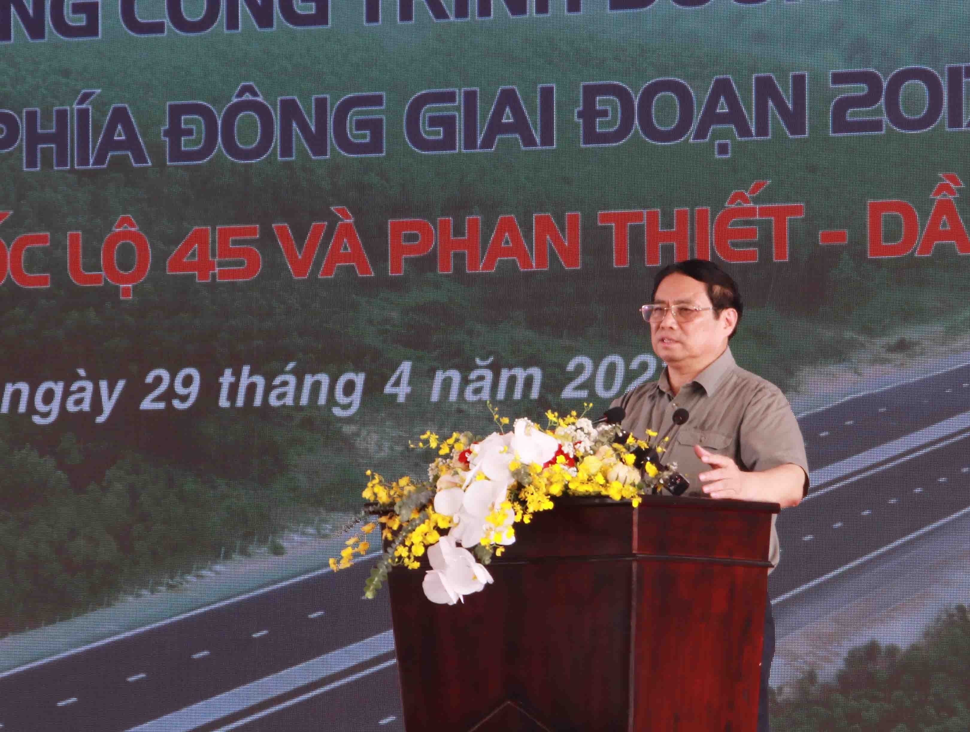 Thủ tướng Phạm Minh Chính phát biểu tại lễ thông xe Dự án cao tốc Phan Thiết - Dầu Giây 