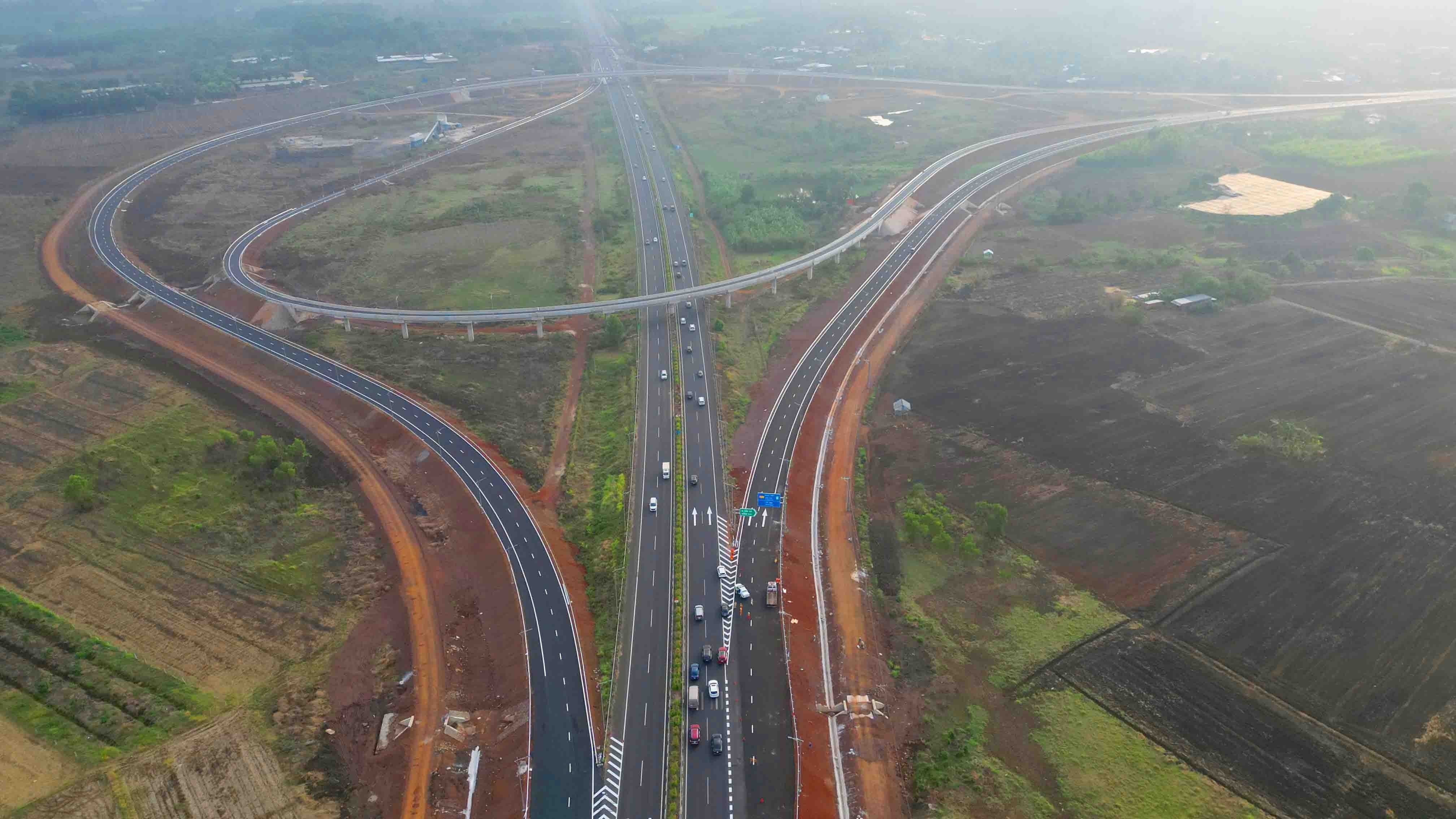 Điểm đầu của tuyến cao tốc Phan Thiết - Dầu Giây nối với cao tốc TP.HCM - Long Thành - Dầu Giây tại Đồng Nai  