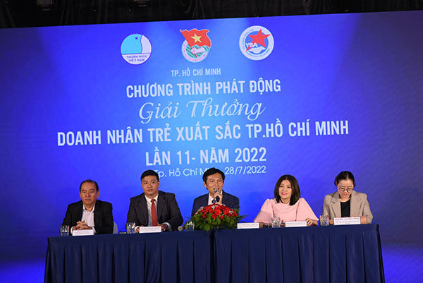 Ô Phạm Phú Trường Chủ tịch YBA công bố Giải thưởng doanh nhân trẻ TP.HCM lần 11-2022