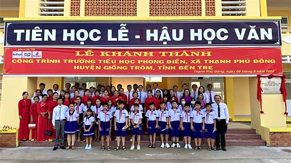 Trường tiểu học Phong Điền được Nutifood tài trợ xây dựng khang trang, sạch sẽ đã khánh thành vào sáng ngày 9/8