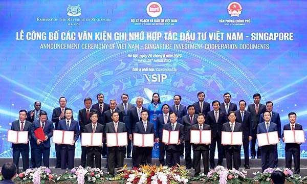 10 tỉnh thành tại Việt Nam ký Biên bản ghi nhớ nghiên cứu tiền khả thi phát triển KCN theo mô hình VSIP