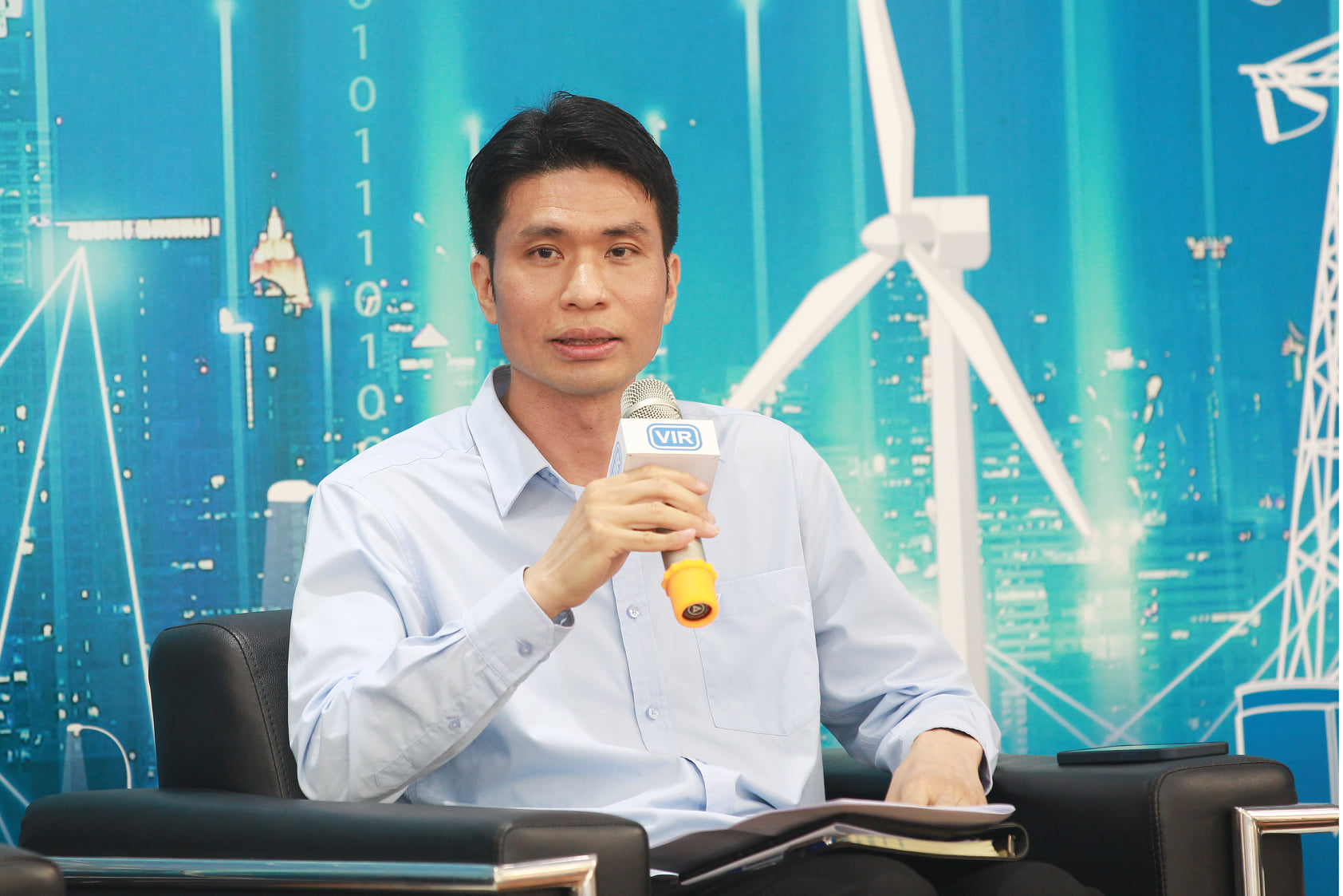 Ông Phạm Minh Hùng, Phó vụ trưởng Vụ kinh tế công nghiệp (Bộ Kế hoạch và Đầu tư);  