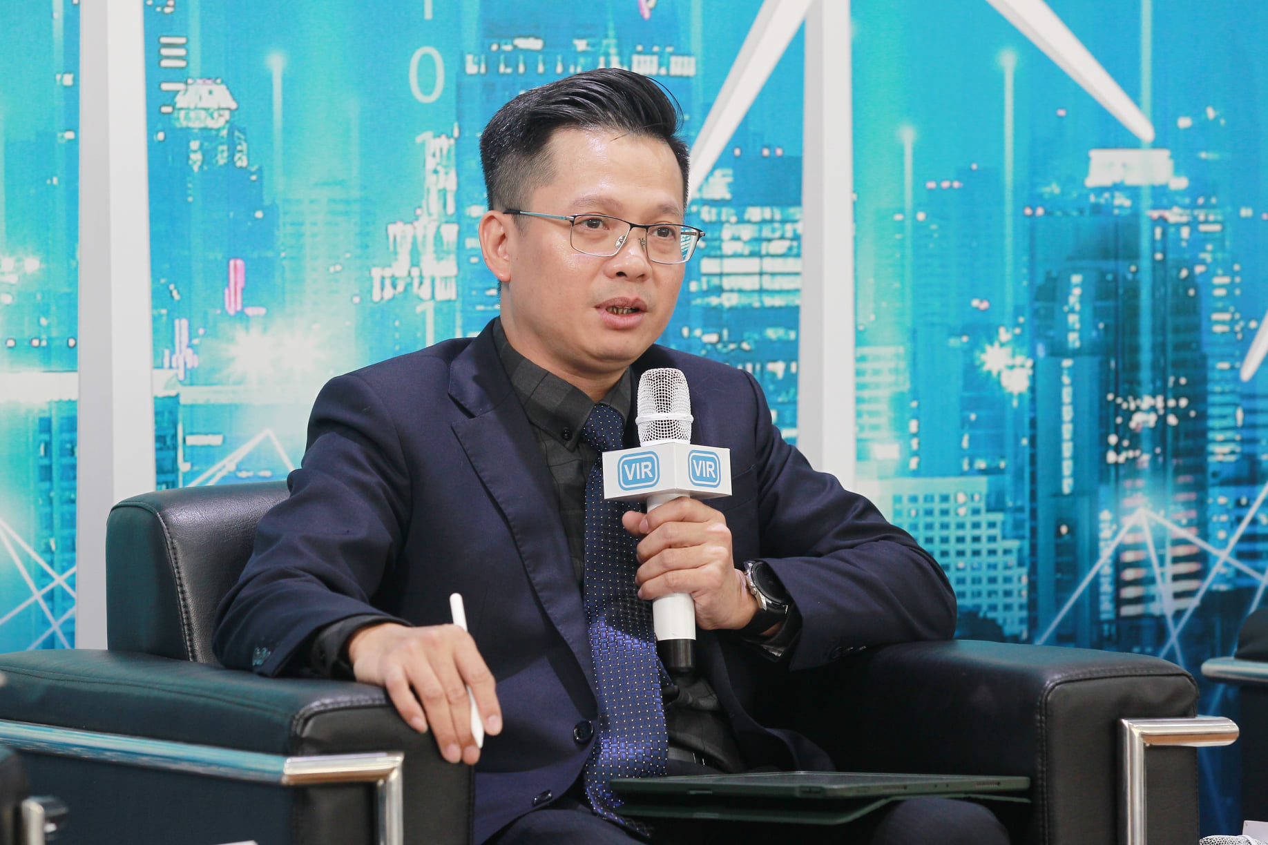 Ông Nguyễn Quốc Trung, Phó giám đốc Trung tâm điều độ hệ thống điện quốc gia; 