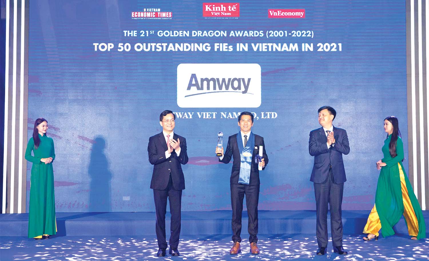 Amway được vinh danh Top 50 doanh nghiệp FDI tiêu biểu thúc đẩy tăng trưởng xanh tại lễ trao Giải thưởng Rồng Vàng lần thứ 21