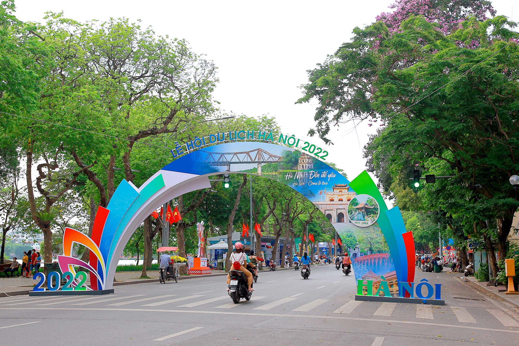 Sự kiện được tổ chức tại khu vực vườn hoa Lý Thái Tổ, phố Đinh Tiên Hoàng, Hoàn Kiếm, Hà Nội. 