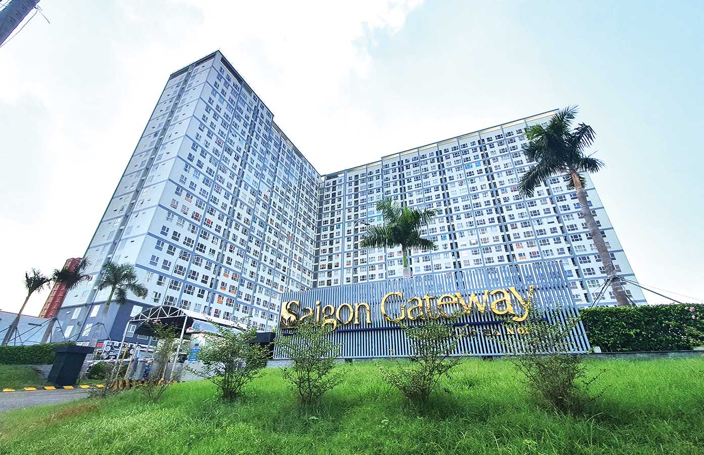 Chung cư Saigon Gateway - một trong những điểm nóng tranh chấp giữa chủ đầu tư và người dân liên quan đến sổ hồng  	Ảnh: Trọng Tín