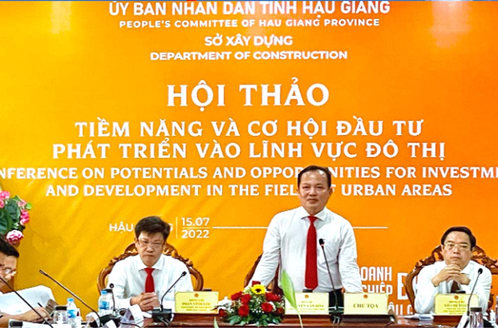 Ông Nguyễn Văn Hòa, Phó chủ tịch UBND tỉnh Hậu Giang phát biểu tại Hội thảo Tiềm năng và cơ hội đầu tư phát triển vào lĩnh vực đô thị