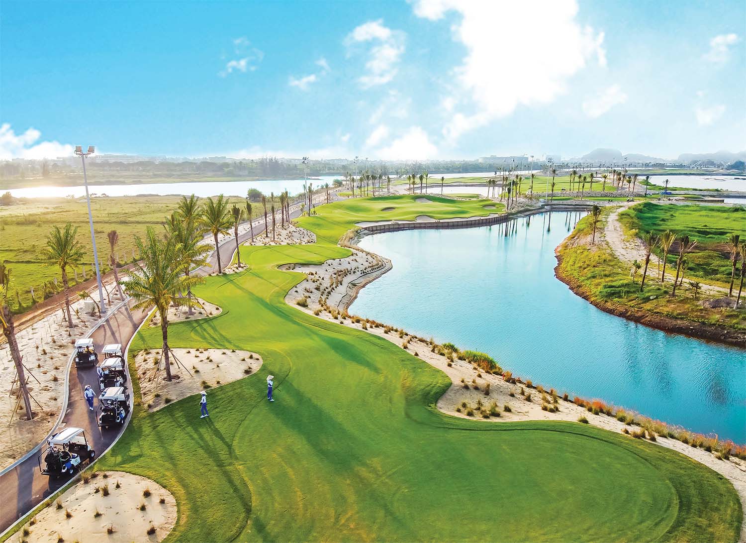 Việt Nam có nhiều lợi thế để phát triển du lịch golf. Trong ảnh: Sân Nicklaus Course tại BRG Đà Nẵng Golf Resort