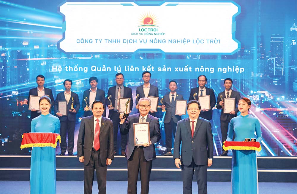 Công ty TNHH Dịch vụ nông nghiệp Lộc Trời đăng quang giải thưởng chuyển đổi số Việt Nam năm 2022 với Hệ thống Quản lý liên kết sản xuất nông nghiệp