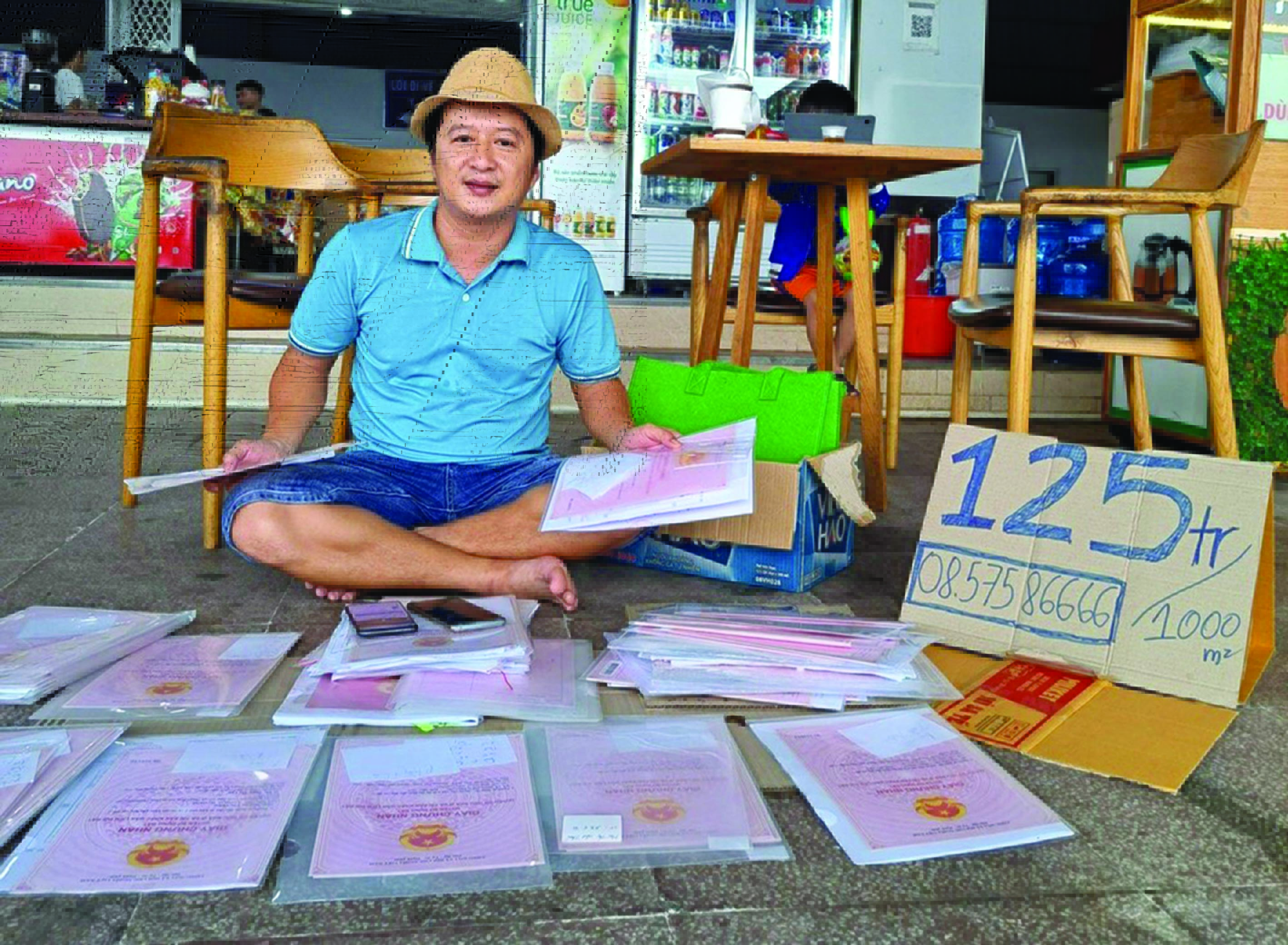 Giám đốc sàn giao dịch bất động sản ở Bình Thuận Nguyễn Hữu Trí bày bán… sổ đỏ ở vỉa hè 	