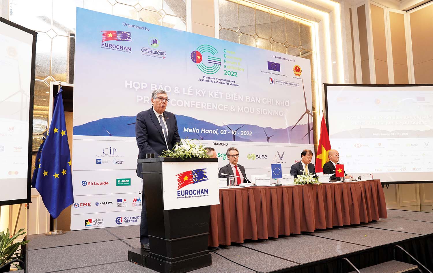 EuroCham và Cục Xúc tiến thương mại Việt Nam (Vietrade) đã ký kết biên bản ghi nhớ để quảng bá các doanh nghiệp Việt Nam tại Khu gian hàng Quốc gia Việt Nam và GEFE 2022