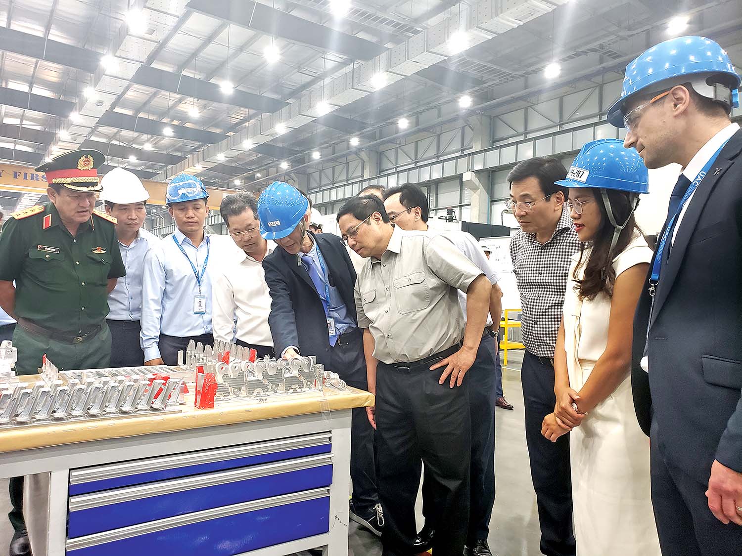 Thủ tướng Chính phủ Phạm Minh Chính thăm Dự án Nhà máy Sản xuất linh kiện hàng không vũ trụ Sunshine 	ảnh: linh đan