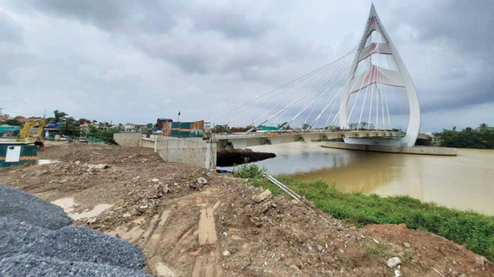 Dự án Đường kết nối 2 đầu cầu dây văng qua sông Hiếu bị vướng mặt bằng nên vẫn ngổn ngang, chưa thể hoàn thiện