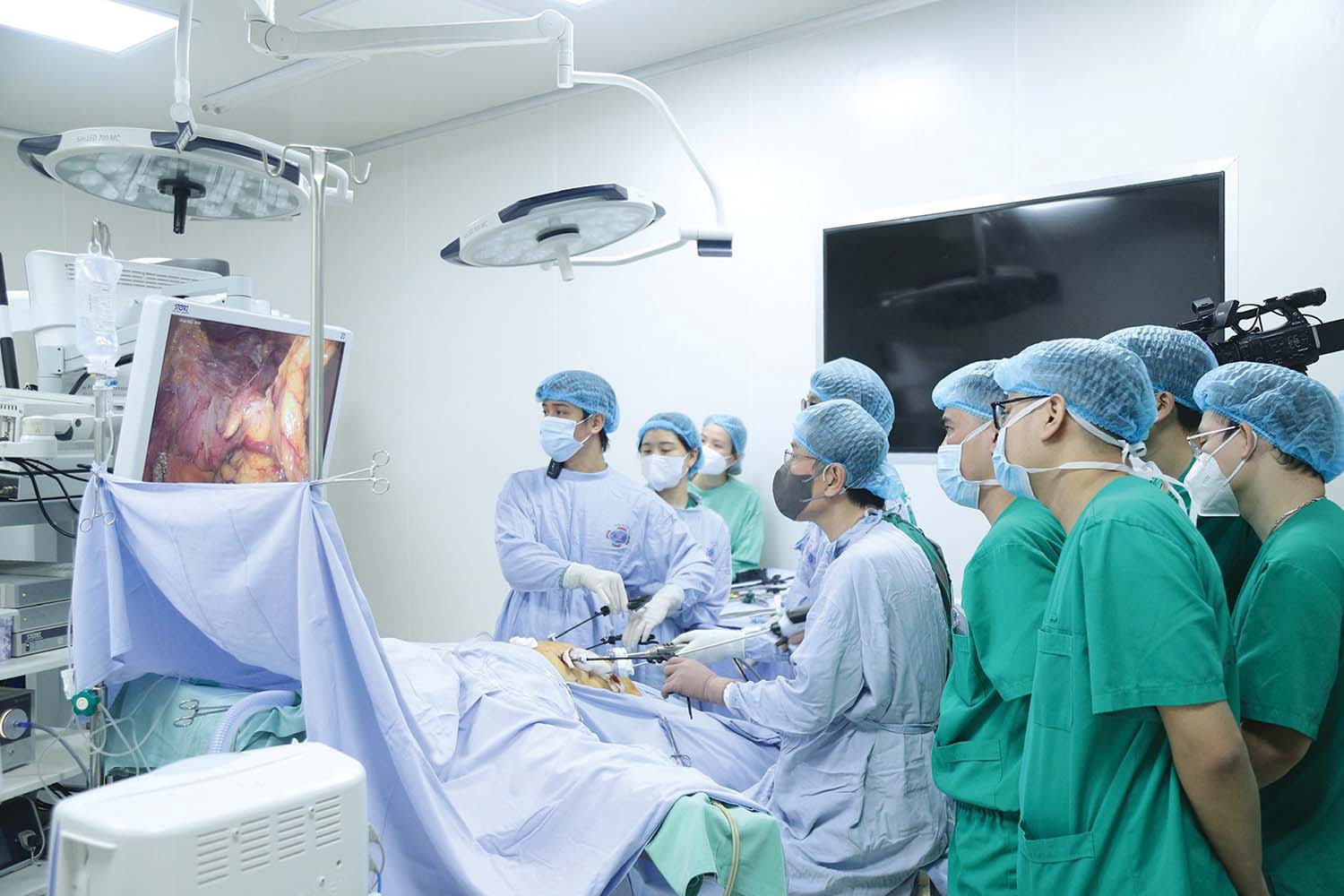 Ngành y tế Việt Nam đã ứng dụng nhiều kỹ thuật chuyên sâu trong chẩn đoán, điều trị bệnh nặng và phức tạp
