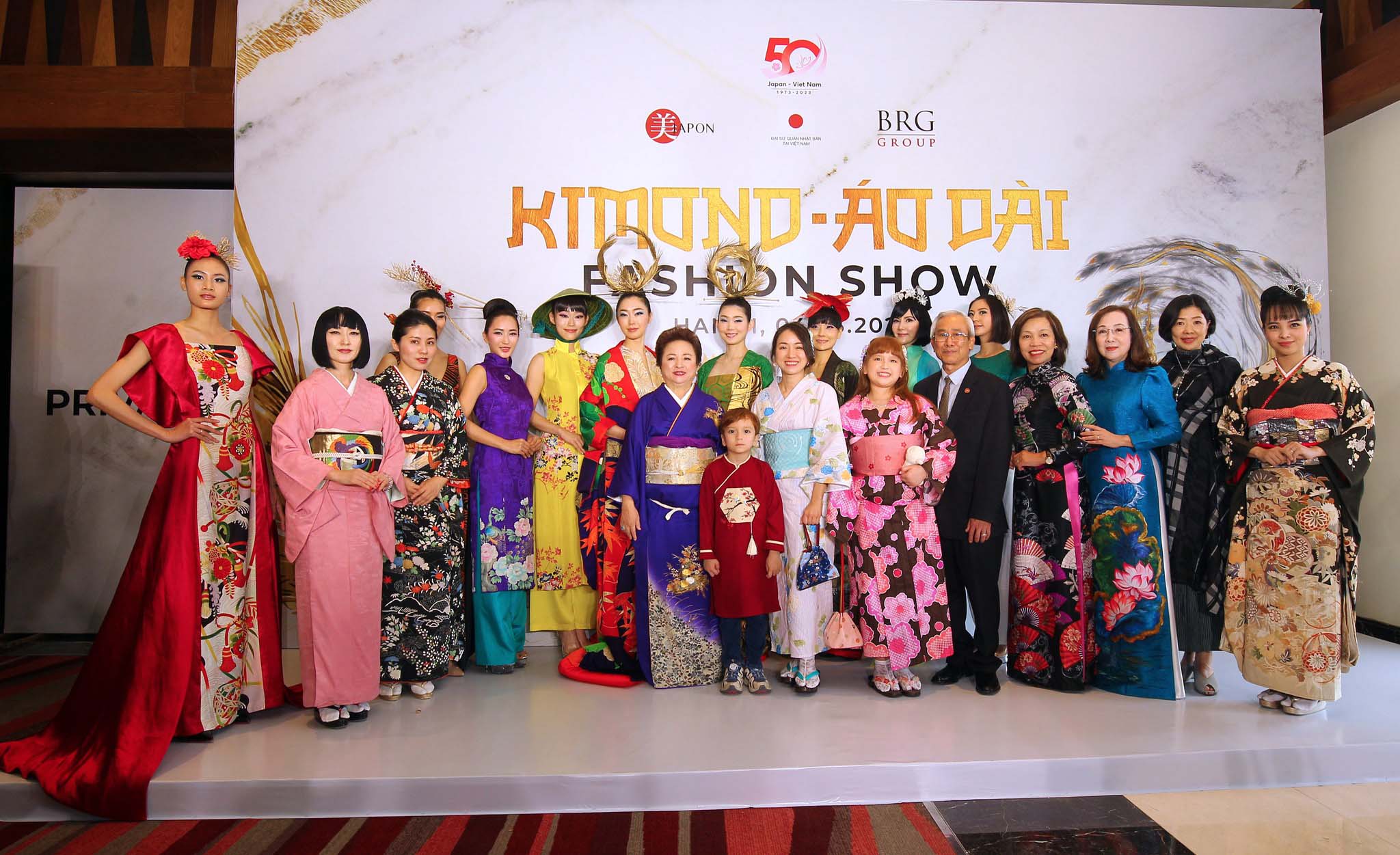 Thành công vượt mong đợi, chương trình Kimono - Aodai Fashion show sẽ góp phần gắn kết bền chặt hơn nữa mối quan hệ hữu nghị, hợp tác và chia sẻ giữa người dân Việt Nam - Nhật Bản trong 50 năm tiếp theo và những cột mốc xa hơn nữa trong tương lai.