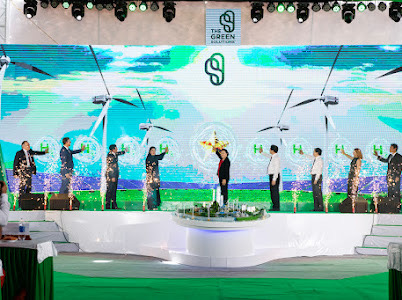 Đại biểu thực hiện nghi thức Khởi công Dự án Hydro Xanh Trà Vinh (ảnh: Baotravinh online)