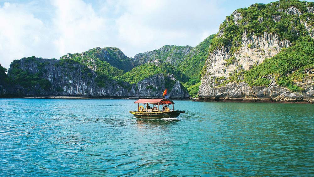 Cát Bà được chuyên trang du lịch của Microsoft xếp thứ hai trong danh sách 10 bãi biển ngoạn mục nhất châu Á 
