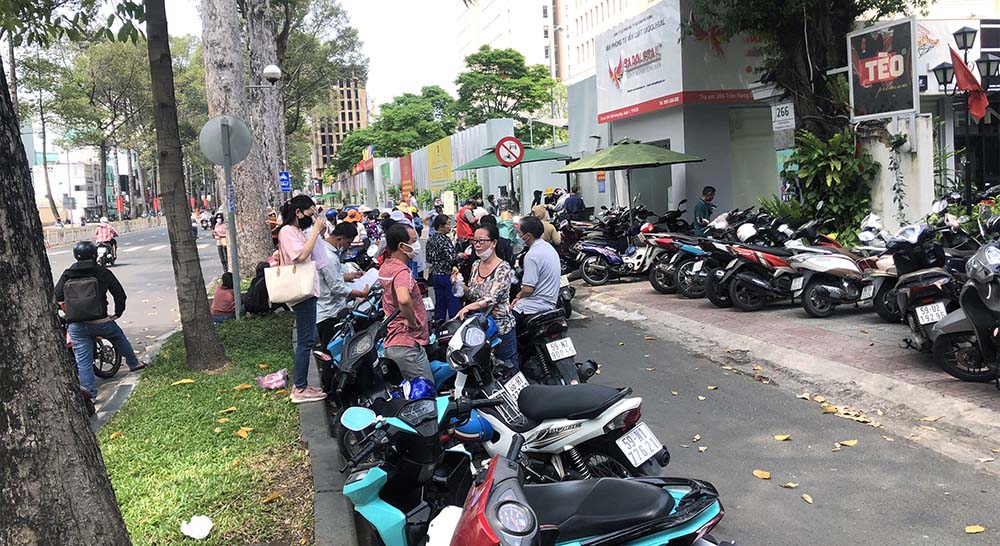 Trái chủ trái phiếu Quang Thuận, Bông Sen, Vạn Trường Phát… nộp đơn kêu cứu tại Công an TP.HCM