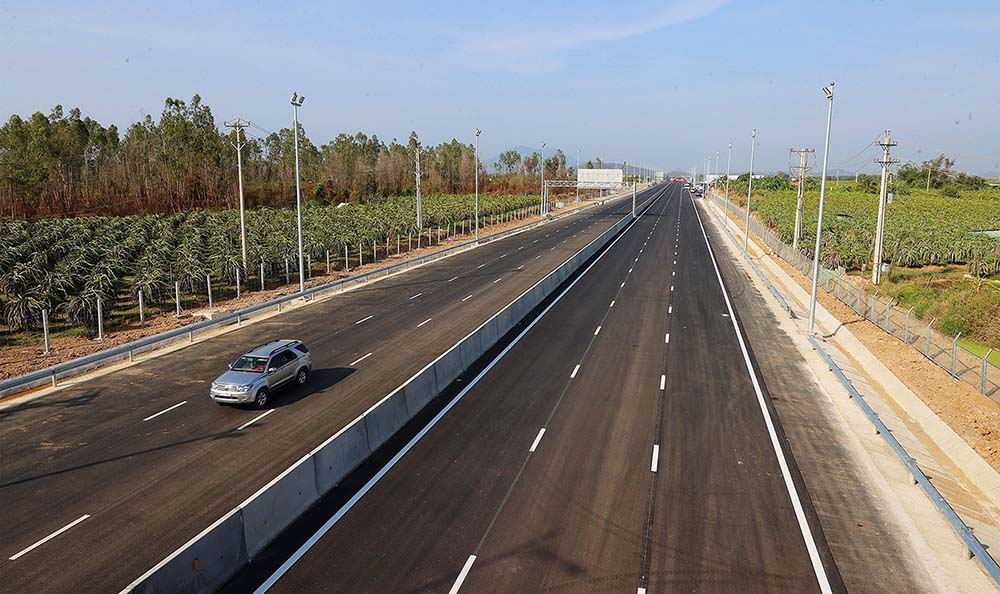 Một đoạn tuyến cao tốc Phan Thiết - Dầu Giây do Nhà nước đầu tư 100% vốn   	Ảnh: Dương Giang
