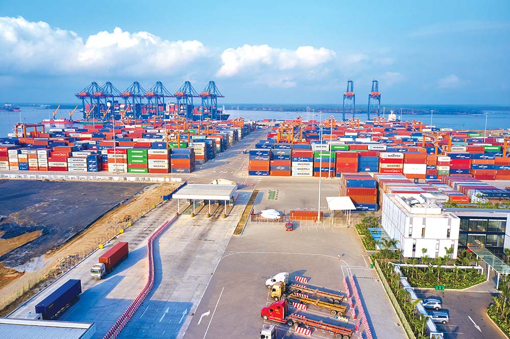 Năng lực vận tải đường biển của Việt Nam đang được cải thiện, phục vụ hiệu quả cho hoạt động xuất nhập khẩu 	Ảnh: Lê Toàn