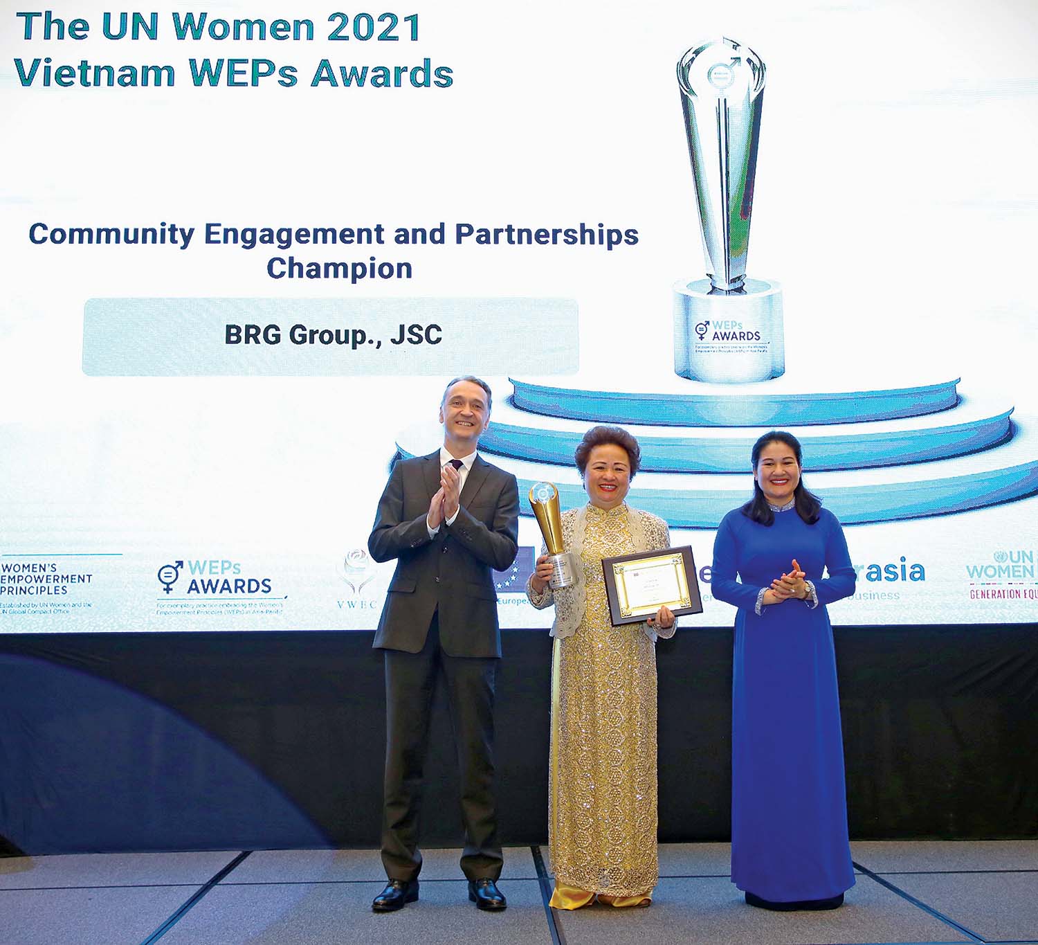 Madame Nguyễn Thị Nga, Chủ tịch Tập đoàn BRG nhận giải tại Giải thưởng Trao quyền cho phụ nữ (WEPs 2021)
