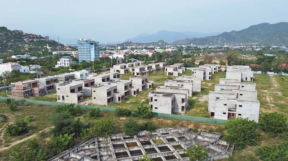 Sau khi xây dựng 36 căn villa, Dự án Khu nghỉ dưỡng cao cấp Aminia - Ninh Chữ đã ngừng thi công