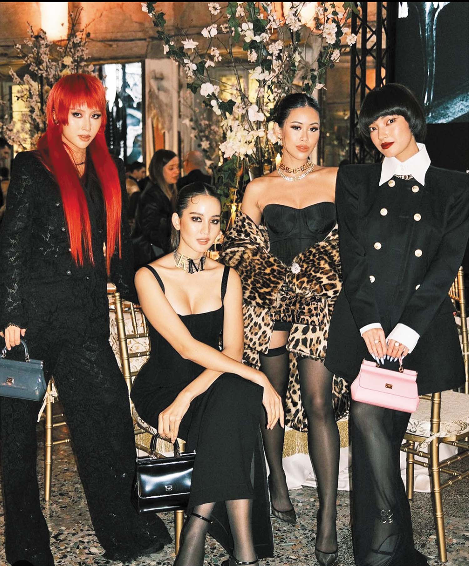 Rich kid Việt Nam tham dự sự kiện của những thương hiệu xa xỉ đình đám như Burberry, Santoni, Gianvito Rossi, Dolce&Gabbana… 