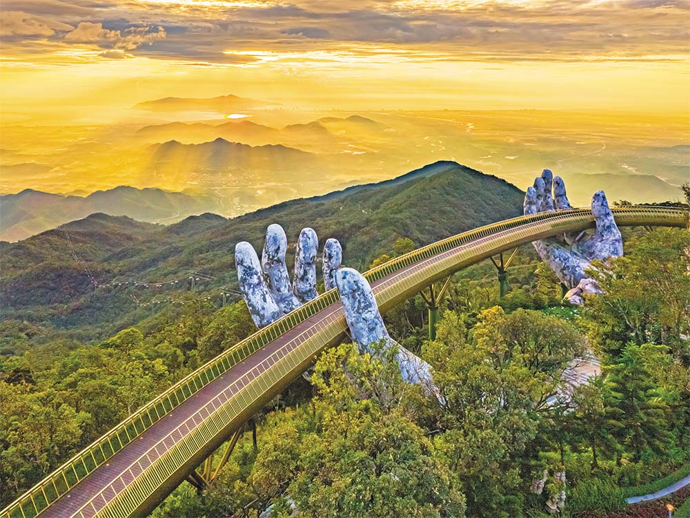 Cầu Vàng - công trình đã góp phần đưa Đà Nẵng trở thành thành phố đáng đến