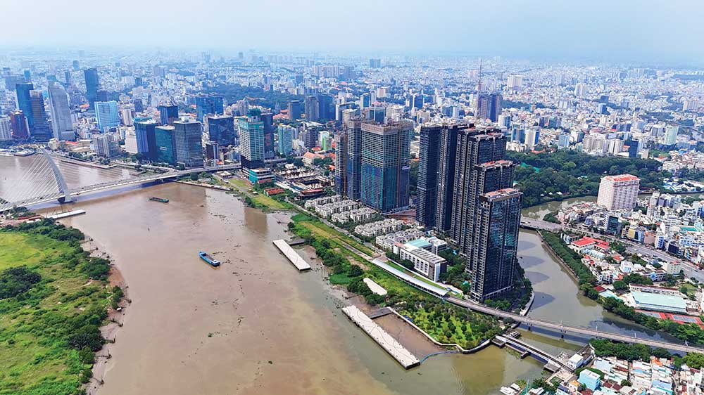 Với những quy định mới về đất đai, thị trường bất động sản kỳ vọng thu hút nguồn vốn đầu tư lớn từ Việt kiều 	ảnh: lê toàn