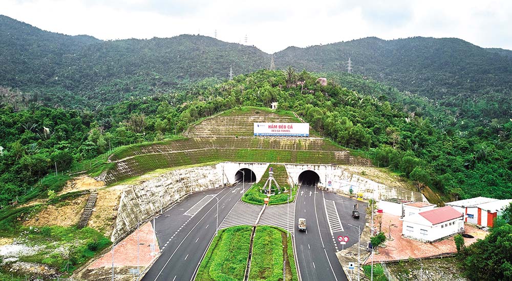 Hầm đường bộ Đèo Cả đưa vào hoạt động góp phần phát triển kinh tế tỉnh Phú Yên nói riêng và khu vực miền Trung nói chung